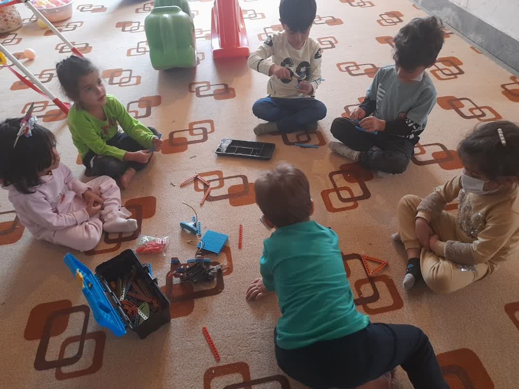 کلاس فوق برنامه رباتیک