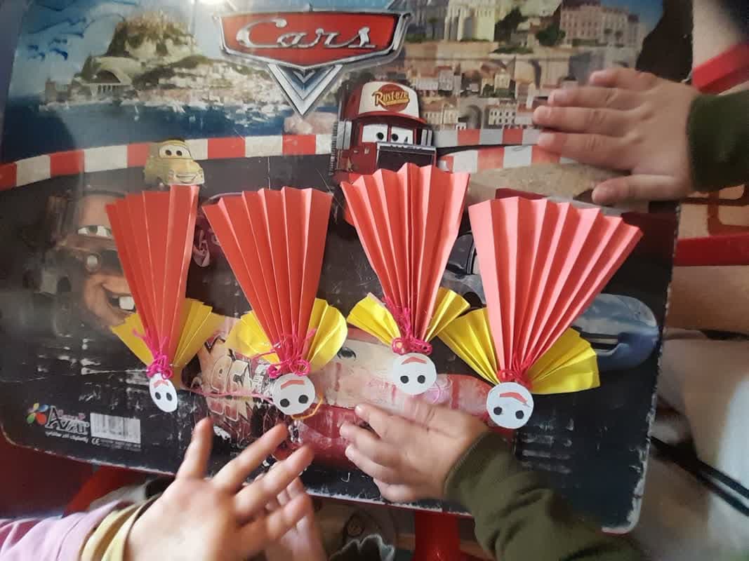 کاردستی با کاغذ رنگی